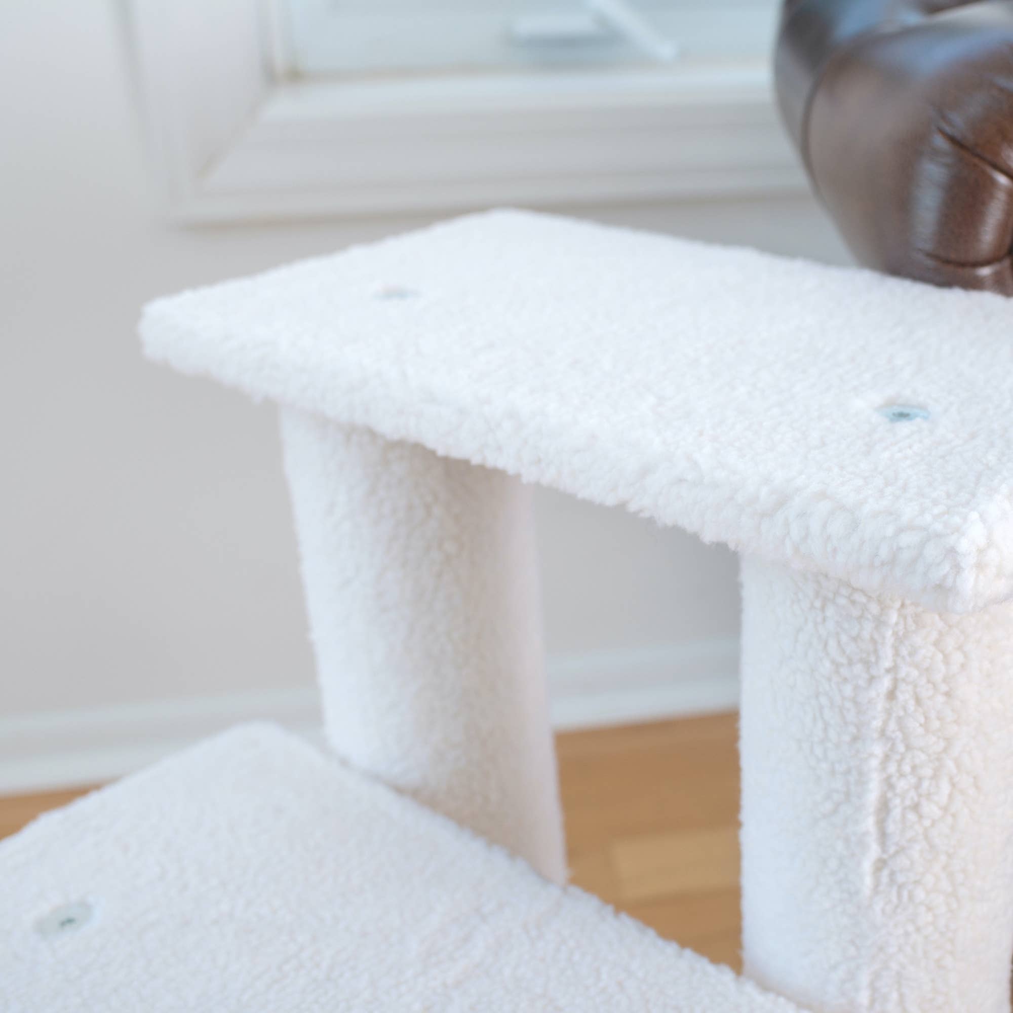 Multi-Level Cat Steps & Lounge Tower – Soft, Stable & Cozy / Torre de Escalones y Descanso para Gatos – Suave, Estable y Acogedora